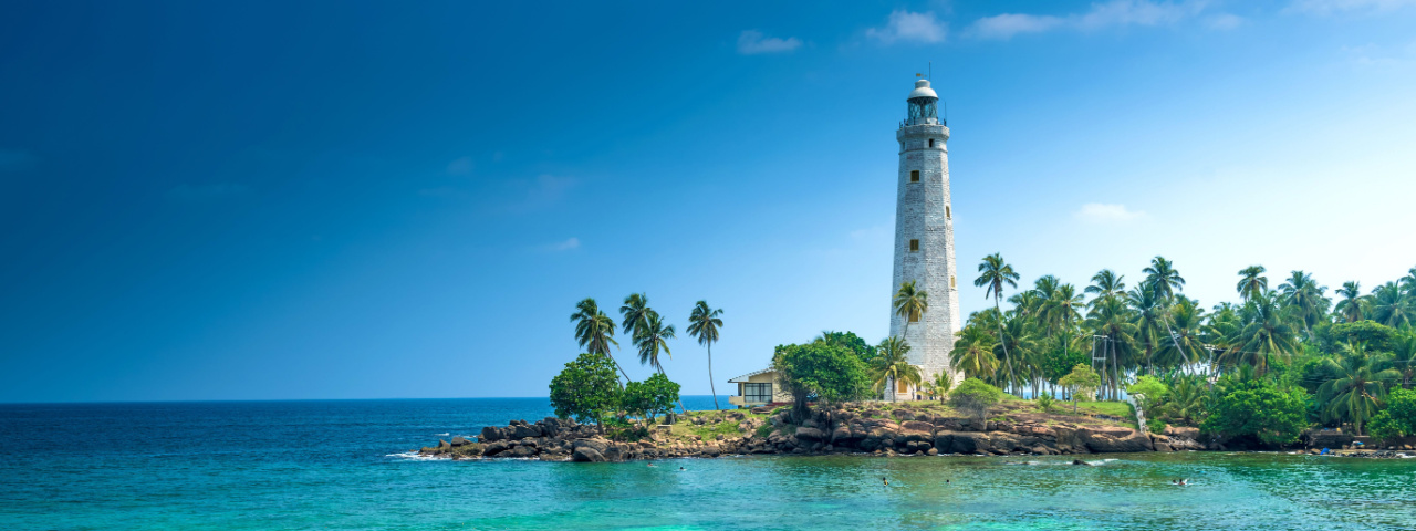 Shutterstock_599364767 light house